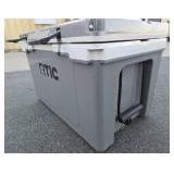 Excellent Like-New ARTIC Cooler w/Divider & Tray