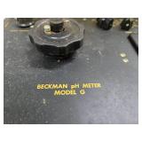 Old Vintage Medical Instrument - Beckman Electrode Ph Meter