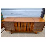 Mid Century Stereo Turntable Console Cabinet