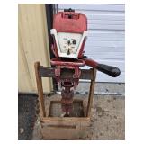 Vintage JOHNSON Seahorse 7.5hp Outboard Motor w/Stand