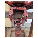 Vintage JOHNSON Seahorse 7.5hp Outboard Motor w/Stand