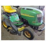 JOHN DEERE Model L120 Lawn Tractor