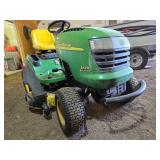 JOHN DEERE Model L120 Lawn Tractor