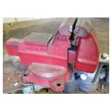 Heavy Duty Steel Welding Table w/Vise & Bench Grinder