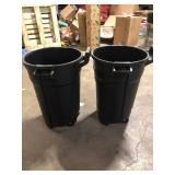 Lot of HDX 32 Gal. Black Outdoor Vented Trash Can with Wheels, Domed Lid, Rounded Handles, and Reinforced Foothold Customer Returns See Pictures