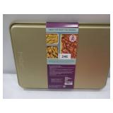 NEW Nordic Ware 3-Piece Nonstick Baking Sheet Set, Half Sheet, Jelly Roll, & Eighth Sheet - Gold