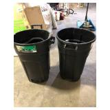 Lot of HDX 32 Gal. Black Outdoor Vented Trash Can with Domed Lid   Customer Returns See Pictures