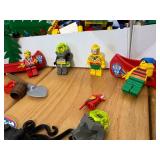 5 Pounds Vintage Legos - Some Mini Figures and Special Pieces - Space, Island