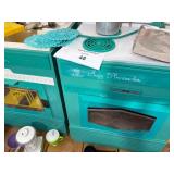 Susie Homemaker Oven and Dish Washer (Reported Working) Plus Vintage Dishware