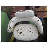 John Deere 4020 tractor with 8-forw...