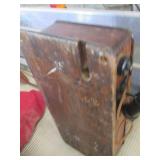 Antique wood wall-mount telephone (...