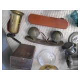 Vintage hurricane shade oil lamp, g...