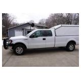 2004 Ford F-150 XL Extended Cab 4 x 4 Pickup With Leer Service Box/Topper