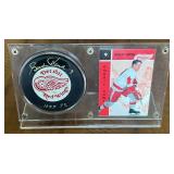 Gordie Howe Signed Hockey Puck Inscribed "HOF 72" with Display and Card - Vintage Detroit Red Wings Hockey