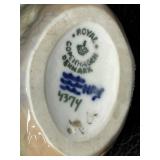 Royal Copenhagen Thumbelina in Nutshell Figurine / Royal Coppenhagen 4374 Thumbelina Figurine