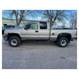 2001 CHEVROLET SILVERADO 2500HD LT 4x4 *No Accidents*