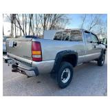2001 CHEVROLET SILVERADO 2500HD LT 4x4 *No Accidents*