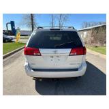 2005 TOYOTA SIENNA XLE *7 PASSENGER w/ No Accidents*