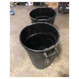 Lot of HDX 32 Gal. Black Outdoor Vented Trash Can with Domed Lid     Customer Returns See Pictures