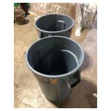 Lot of Rubbermaid Commercial Products BRUTE 44 Gal. Grey Vented Plastic Outdoor Trash Can ( Tops Not Included)   Customer Returns See Pictures