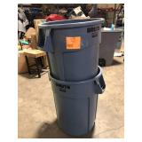 Lot of Rubbermaid Commercial Products BRUTE 44 Gal. Grey Vented Plastic Outdoor Trash Can ( Tops Not Included)   Customer Returns See Pictures