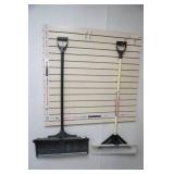 2 Snow Shovels