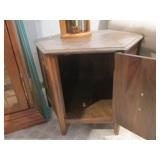 Lamp and Vintage End Table