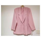 WOMANS BLAZER SIZE 18