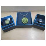 MANCHURIAN PERIDOT SILVER PENDANT SILVER CLUSTER RING