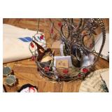 small box of miscellaneous decor...