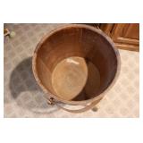 wooden plat stand/pot holder...