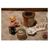 Decorative glassware and collectabl...