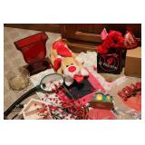 Huge lot of miscellaneous decor, tr...