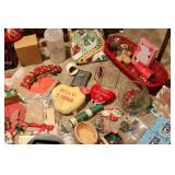 Huge lot of miscellaneous decor, tr...