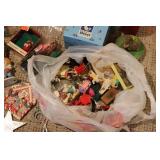 Huge lot of miscellaneous decor, tr...