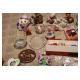 Decorative trinkets...