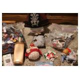 Decorative trinkets...