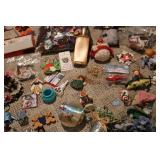 Decorative trinkets...