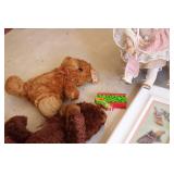 Decorative dolls, teddy bears, and ...