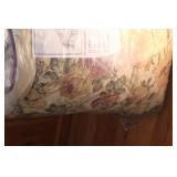 King size floral comforter...
