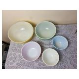 Vintage Pyrex Primary Color Mixing Bowl Set