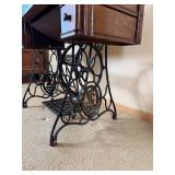 Antique Trendle Singer Sewing Machine G8110528