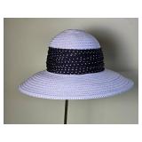 Vintage Kokin White / Black Women