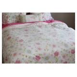 Floral Bedspread Set with Floral Pattern and Decorative Pillows