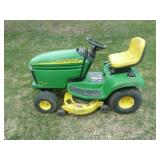 John Deere LX266 Lawn Tractor