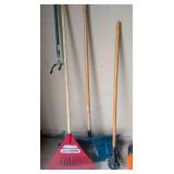 Long Handled Yard Tools and Shovels