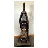 Bissell Momentum Cyclonic Vacuum Model: 82G7-1