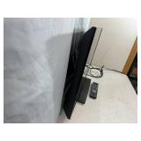 32 inch JVC Flat Screen TV with Remote