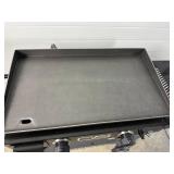 New Charbroil 28 inch Performance Griddle 2 -Burner Liquid propane Flat Top Grill