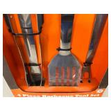 New 4 Piece BBQ Tool Set